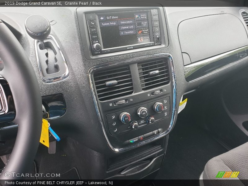 Granite Pearl / Black 2019 Dodge Grand Caravan SE