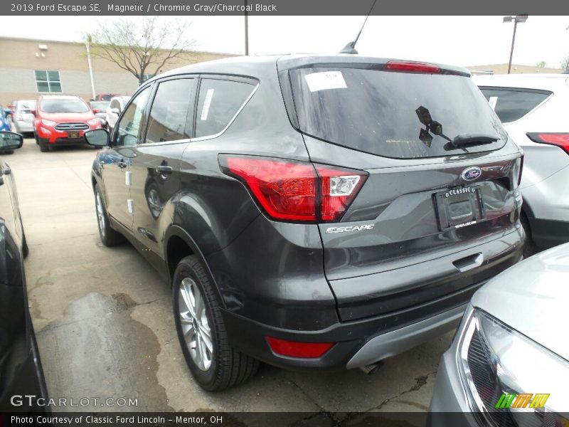 Magnetic / Chromite Gray/Charcoal Black 2019 Ford Escape SE