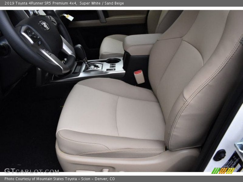 Super White / Sand Beige 2019 Toyota 4Runner SR5 Premium 4x4