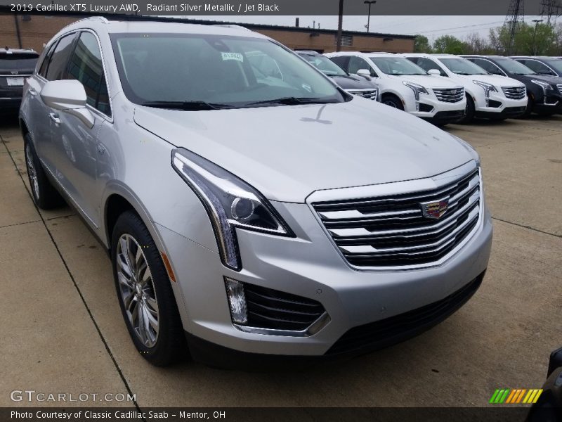 Radiant Silver Metallic / Jet Black 2019 Cadillac XT5 Luxury AWD