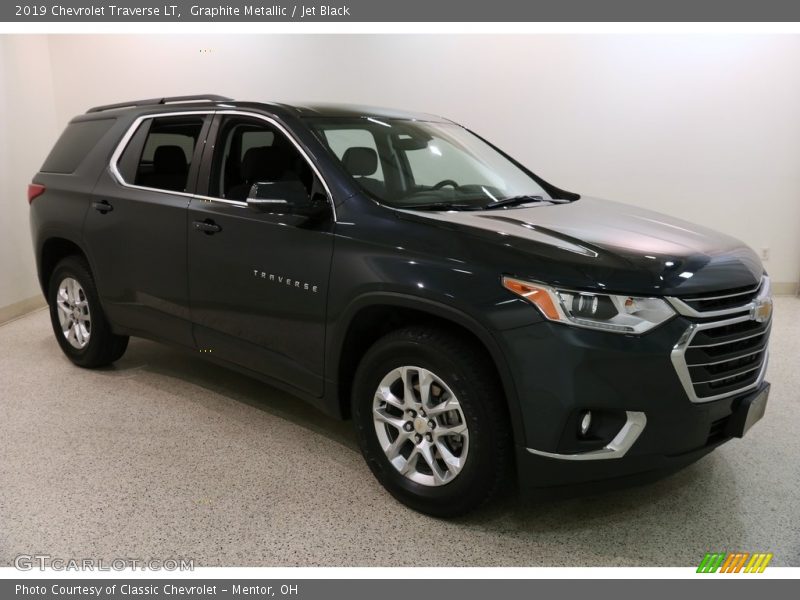 Graphite Metallic / Jet Black 2019 Chevrolet Traverse LT