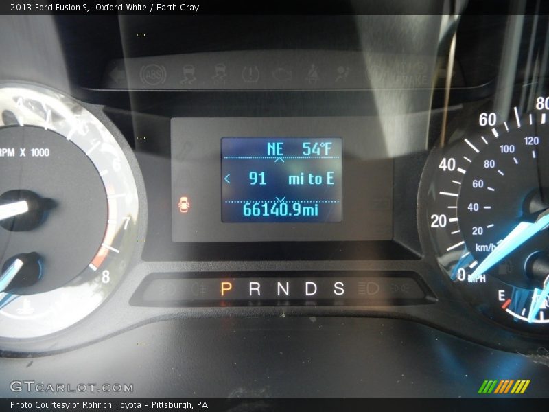 Oxford White / Earth Gray 2013 Ford Fusion S