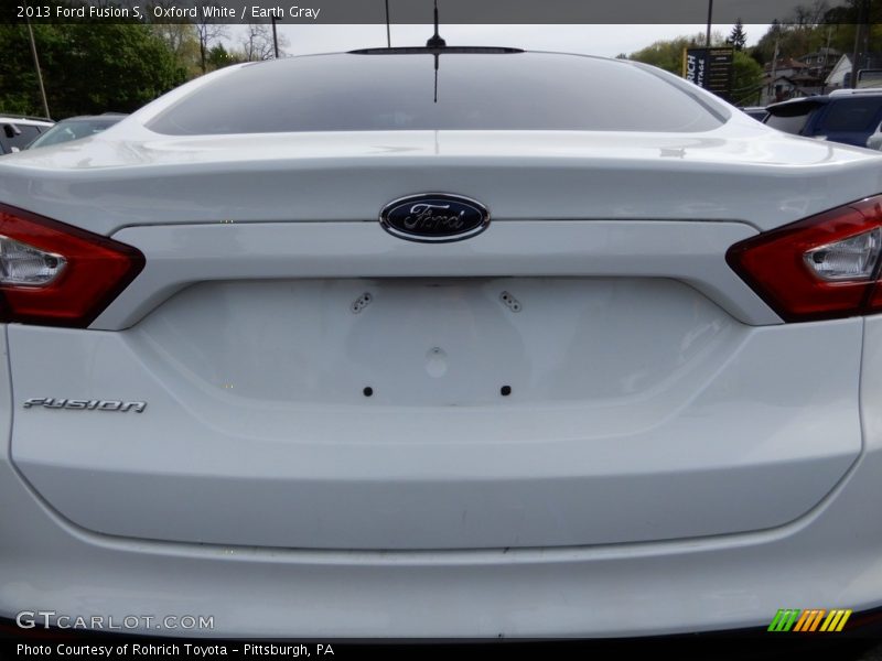Oxford White / Earth Gray 2013 Ford Fusion S