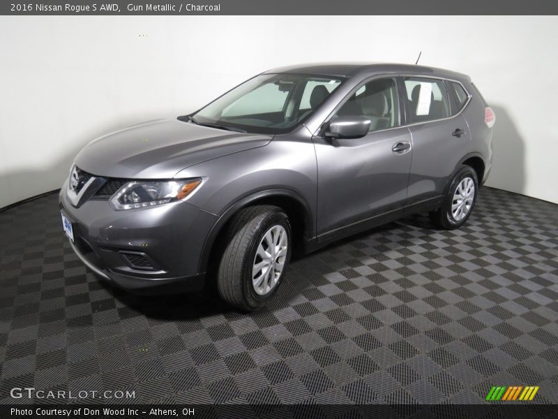 Gun Metallic / Charcoal 2016 Nissan Rogue S AWD