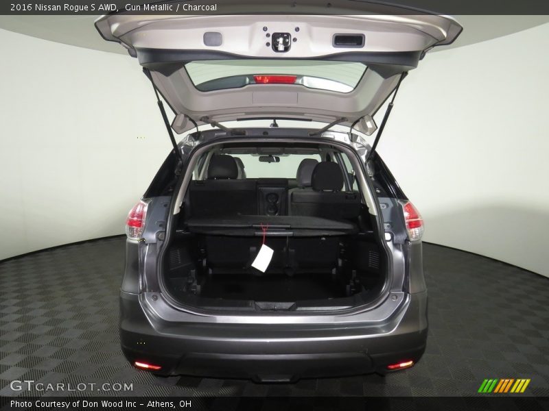 Gun Metallic / Charcoal 2016 Nissan Rogue S AWD