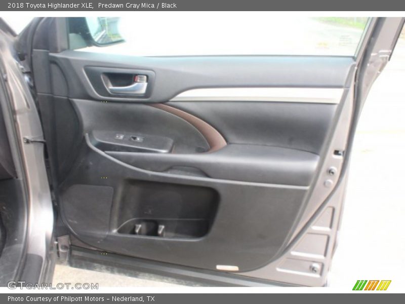 Predawn Gray Mica / Black 2018 Toyota Highlander XLE