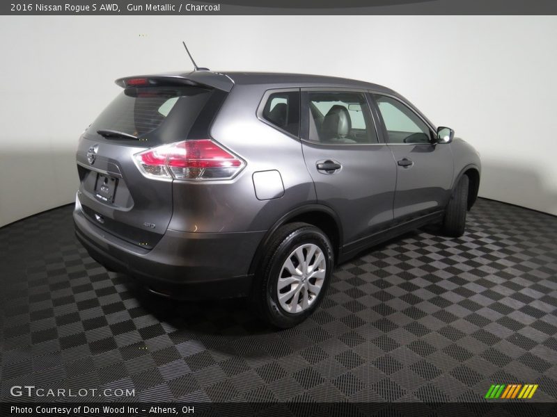 Gun Metallic / Charcoal 2016 Nissan Rogue S AWD