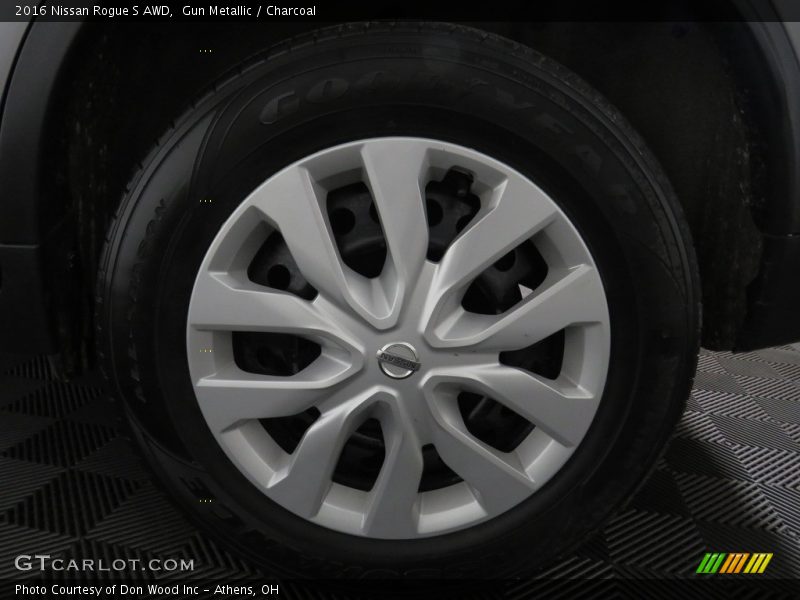 Gun Metallic / Charcoal 2016 Nissan Rogue S AWD