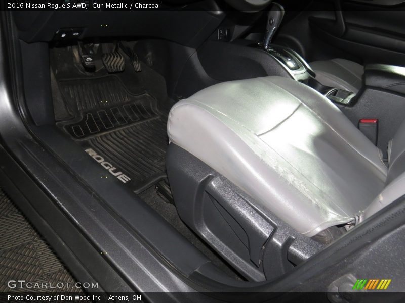 Gun Metallic / Charcoal 2016 Nissan Rogue S AWD