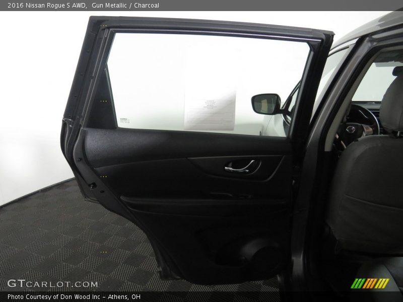 Gun Metallic / Charcoal 2016 Nissan Rogue S AWD