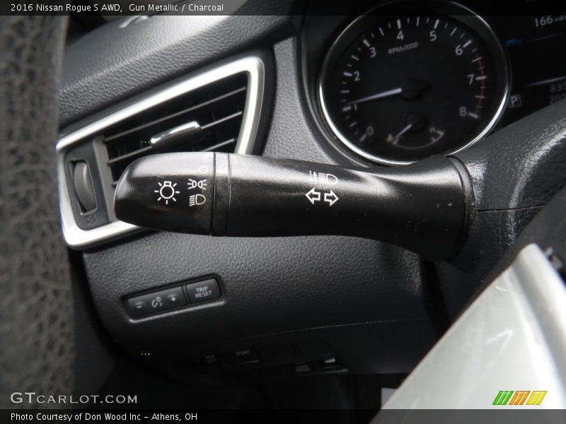 Gun Metallic / Charcoal 2016 Nissan Rogue S AWD