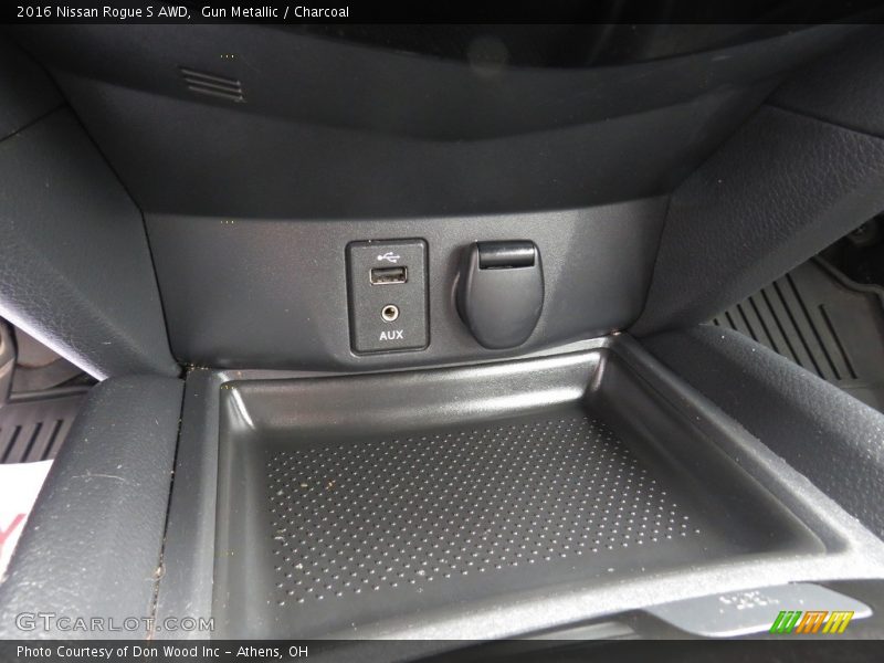 Gun Metallic / Charcoal 2016 Nissan Rogue S AWD