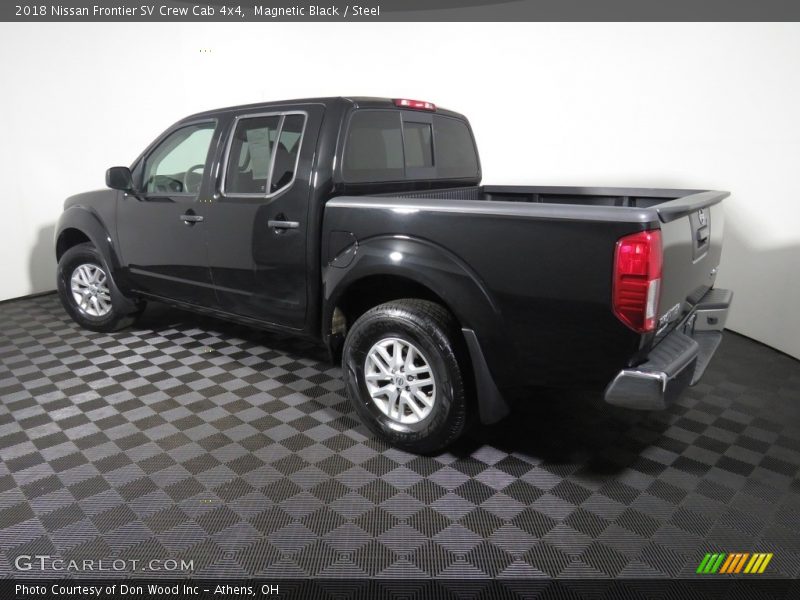 Magnetic Black / Steel 2018 Nissan Frontier SV Crew Cab 4x4
