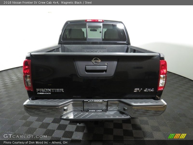 Magnetic Black / Steel 2018 Nissan Frontier SV Crew Cab 4x4
