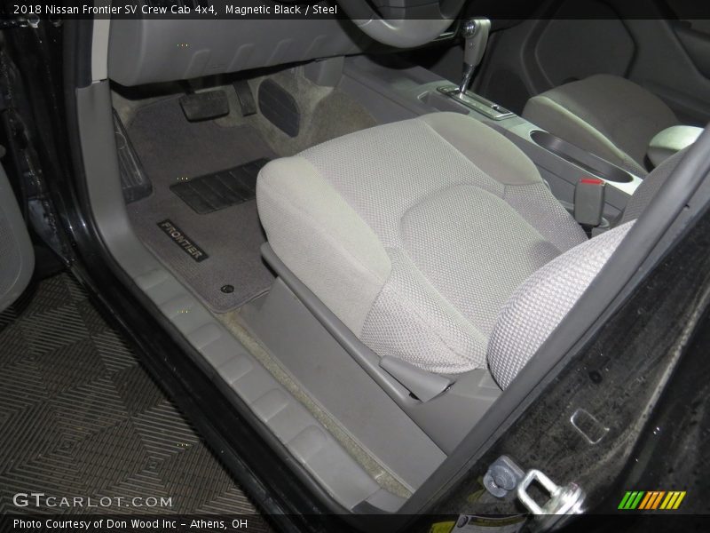 Magnetic Black / Steel 2018 Nissan Frontier SV Crew Cab 4x4