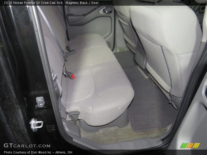 Magnetic Black / Steel 2018 Nissan Frontier SV Crew Cab 4x4