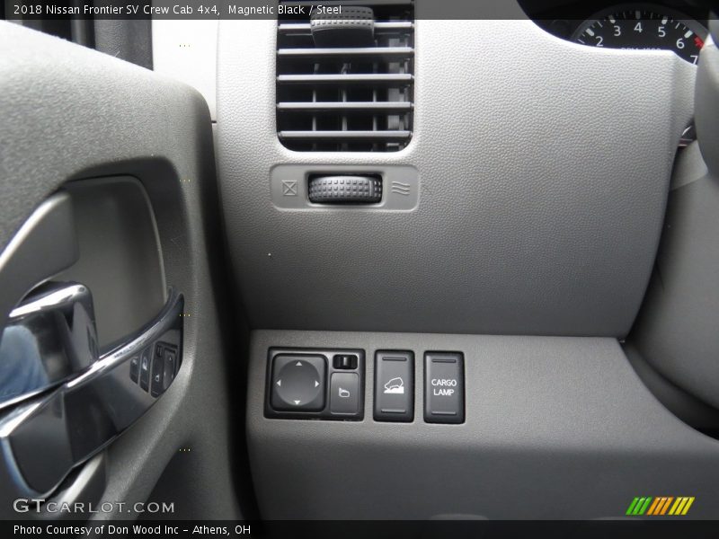 Magnetic Black / Steel 2018 Nissan Frontier SV Crew Cab 4x4