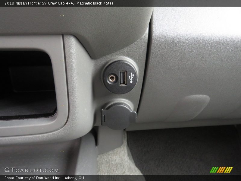 Magnetic Black / Steel 2018 Nissan Frontier SV Crew Cab 4x4