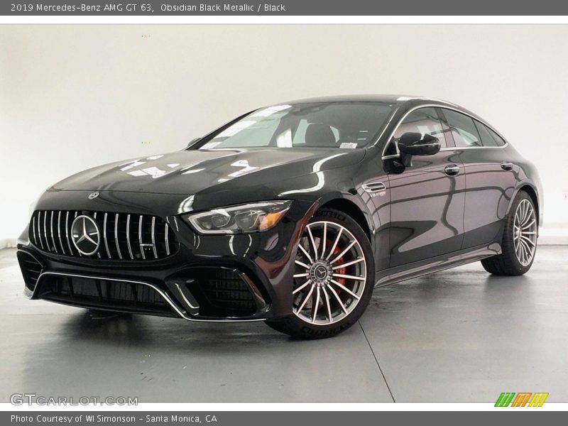 Front 3/4 View of 2019 AMG GT 63