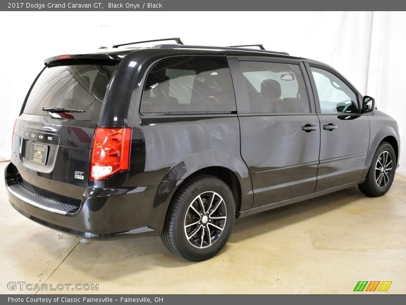 Black Onyx / Black 2017 Dodge Grand Caravan GT