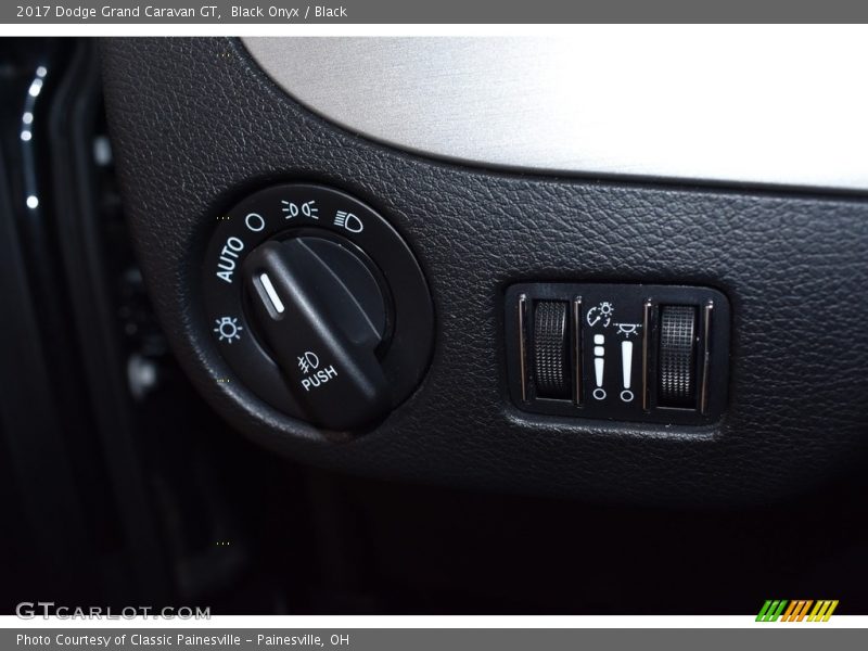 Black Onyx / Black 2017 Dodge Grand Caravan GT