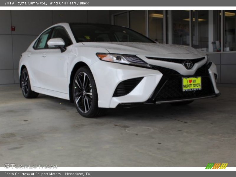 Wind Chill Pearl / Black 2019 Toyota Camry XSE