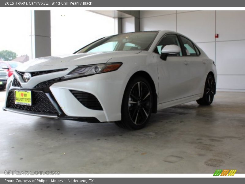 Wind Chill Pearl / Black 2019 Toyota Camry XSE
