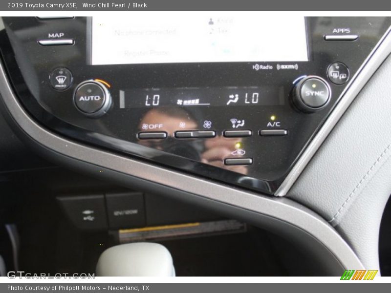 Wind Chill Pearl / Black 2019 Toyota Camry XSE