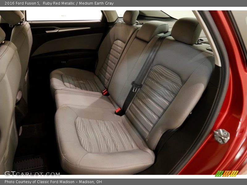 Ruby Red Metallic / Medium Earth Gray 2016 Ford Fusion S