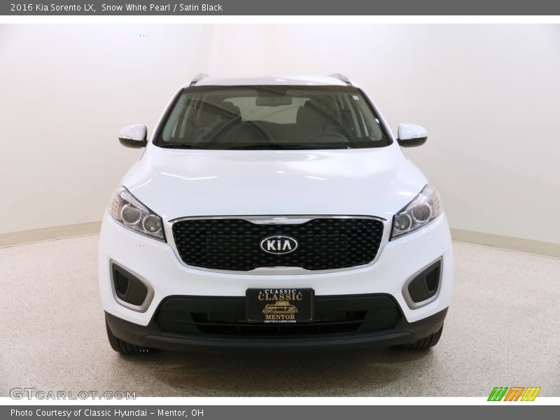 Snow White Pearl / Satin Black 2016 Kia Sorento LX