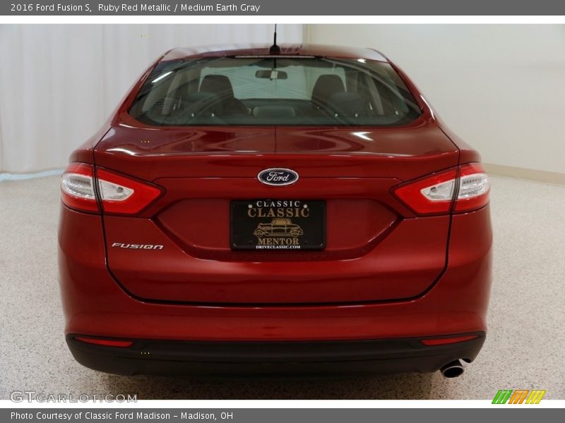 Ruby Red Metallic / Medium Earth Gray 2016 Ford Fusion S