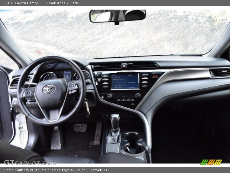 Super White / Black 2018 Toyota Camry SE