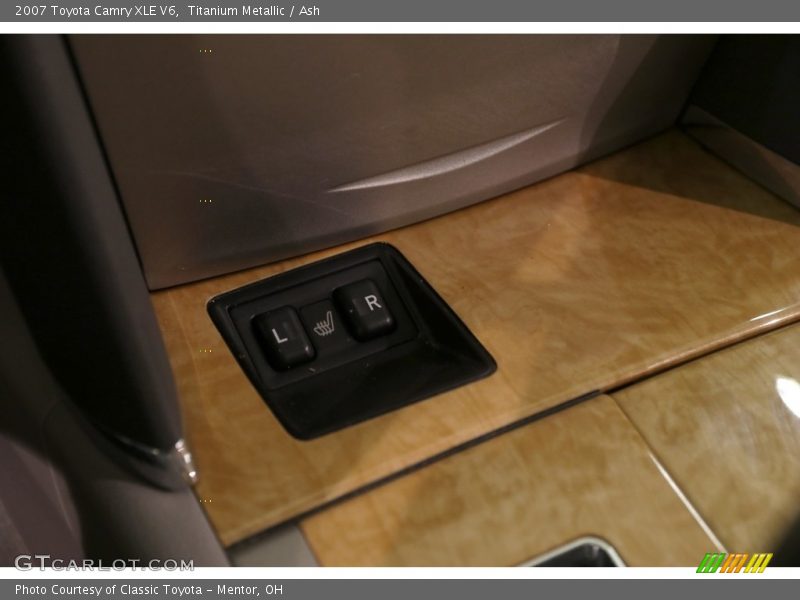 Titanium Metallic / Ash 2007 Toyota Camry XLE V6