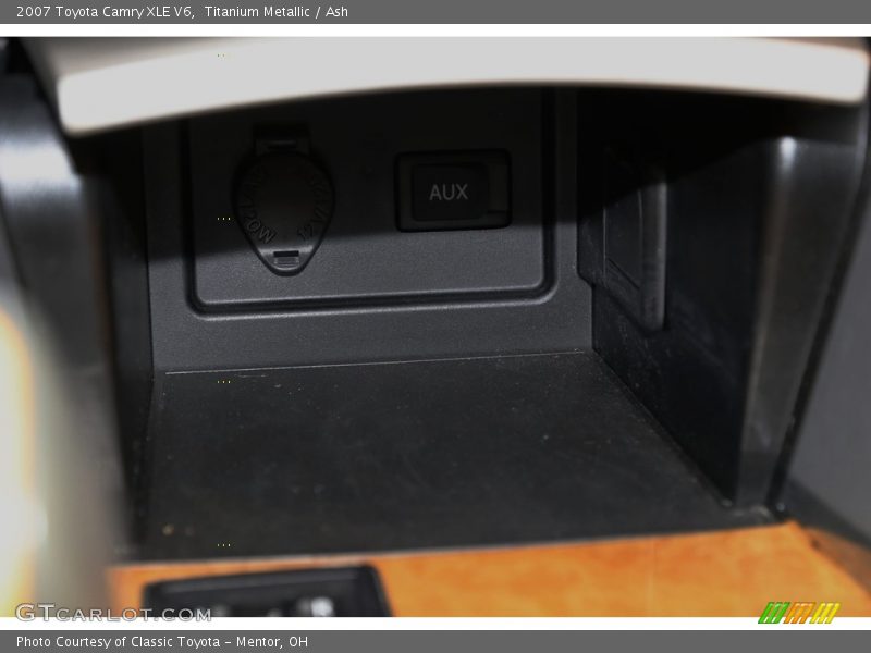 Titanium Metallic / Ash 2007 Toyota Camry XLE V6