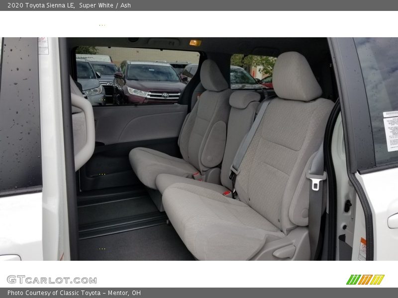 Super White / Ash 2020 Toyota Sienna LE