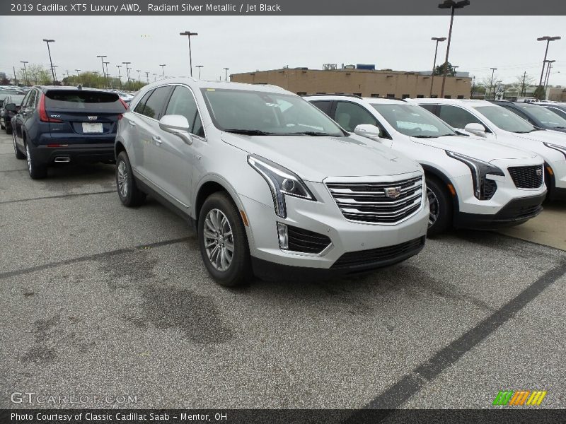 Radiant Silver Metallic / Jet Black 2019 Cadillac XT5 Luxury AWD