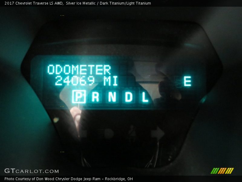 Silver Ice Metallic / Dark Titanium/Light Titanium 2017 Chevrolet Traverse LS AWD