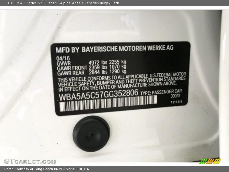 Alpine White / Venetian Beige/Black 2016 BMW 5 Series 528i Sedan