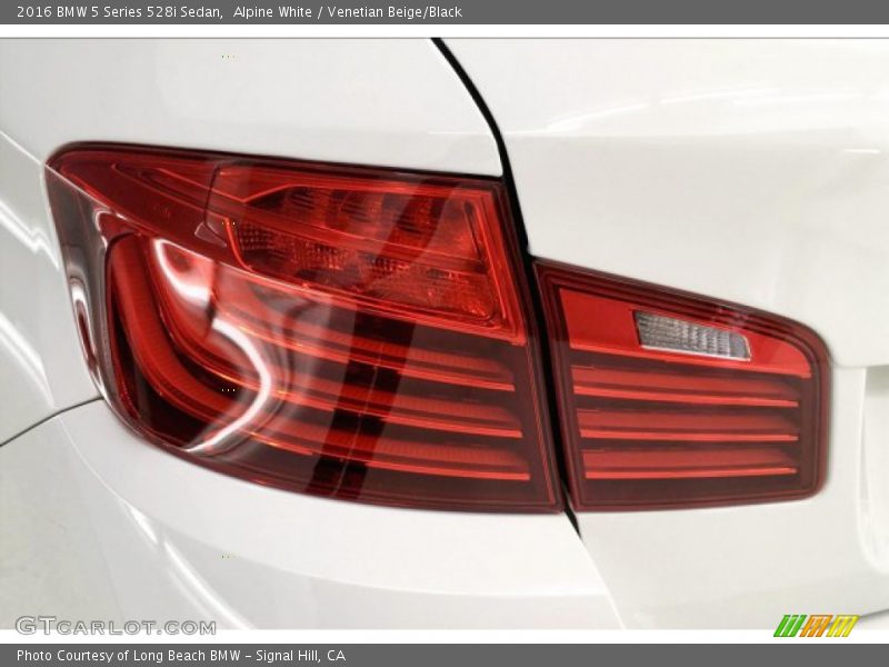 Alpine White / Venetian Beige/Black 2016 BMW 5 Series 528i Sedan
