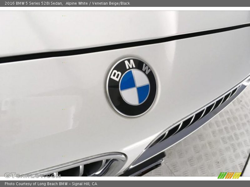 Alpine White / Venetian Beige/Black 2016 BMW 5 Series 528i Sedan