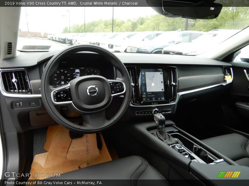 Dashboard of 2019 V90 Cross Country T5 AWD