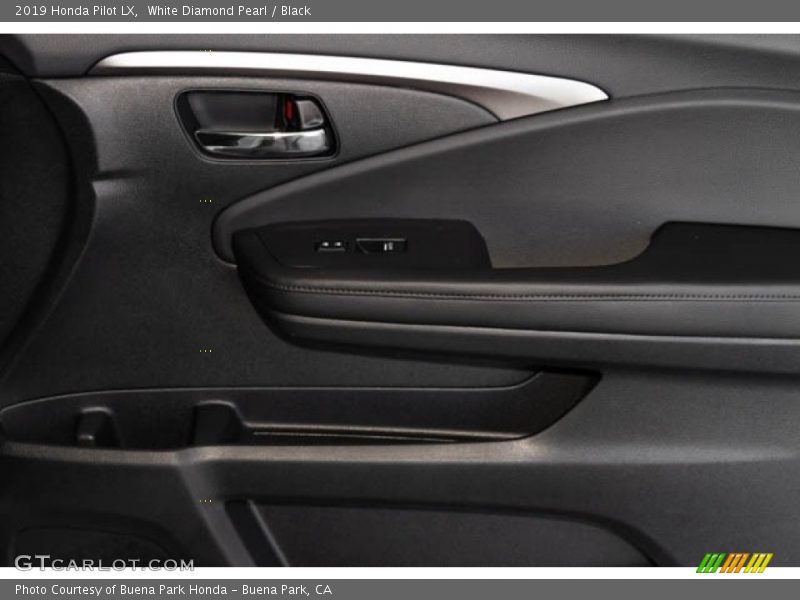 White Diamond Pearl / Black 2019 Honda Pilot LX