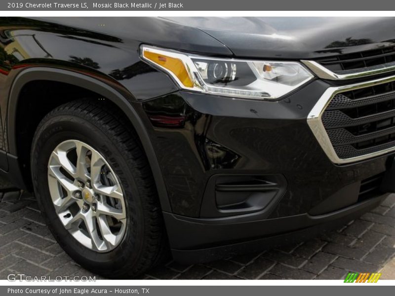 Mosaic Black Metallic / Jet Black 2019 Chevrolet Traverse LS