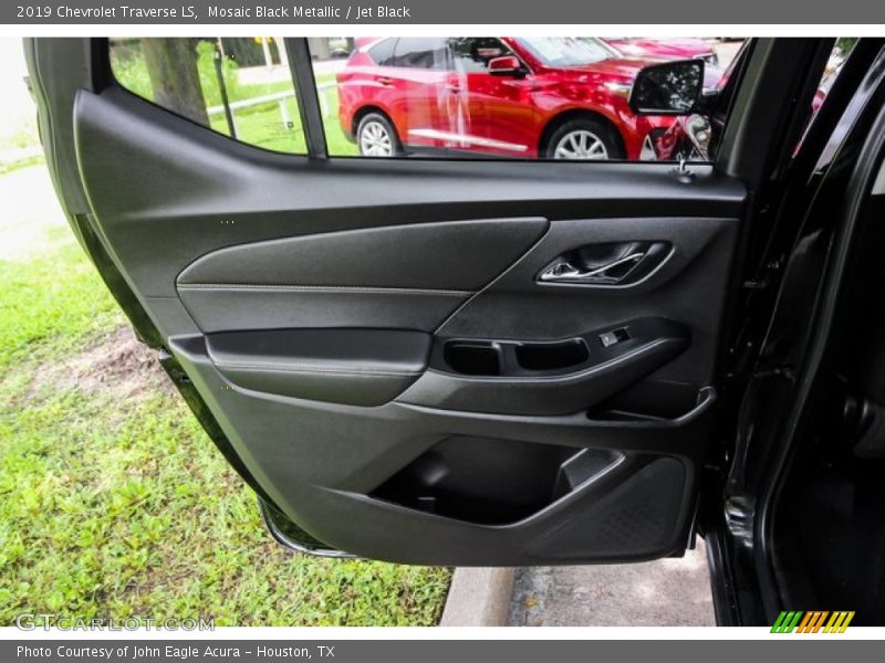 Mosaic Black Metallic / Jet Black 2019 Chevrolet Traverse LS