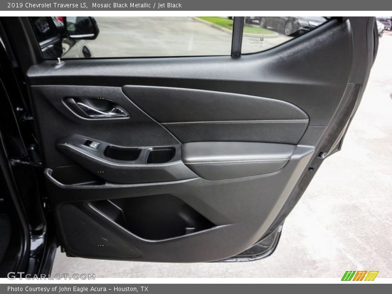 Mosaic Black Metallic / Jet Black 2019 Chevrolet Traverse LS