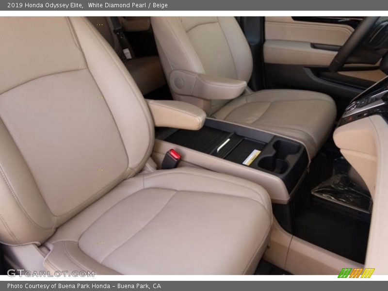 White Diamond Pearl / Beige 2019 Honda Odyssey Elite