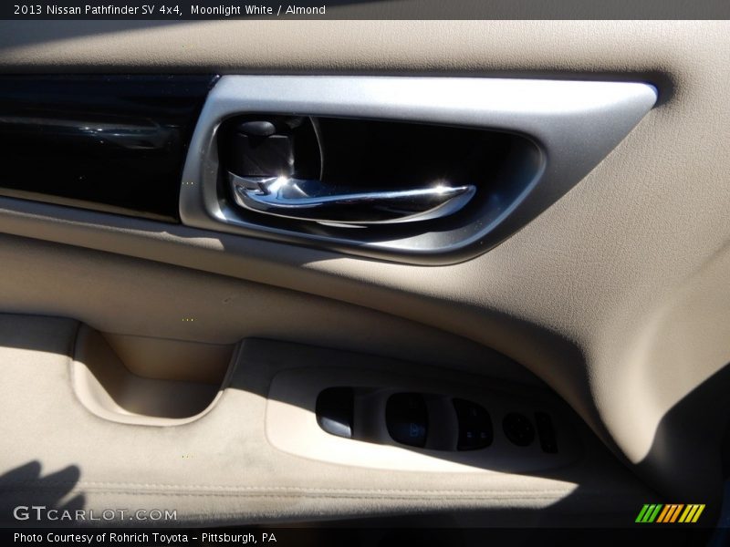 Moonlight White / Almond 2013 Nissan Pathfinder SV 4x4