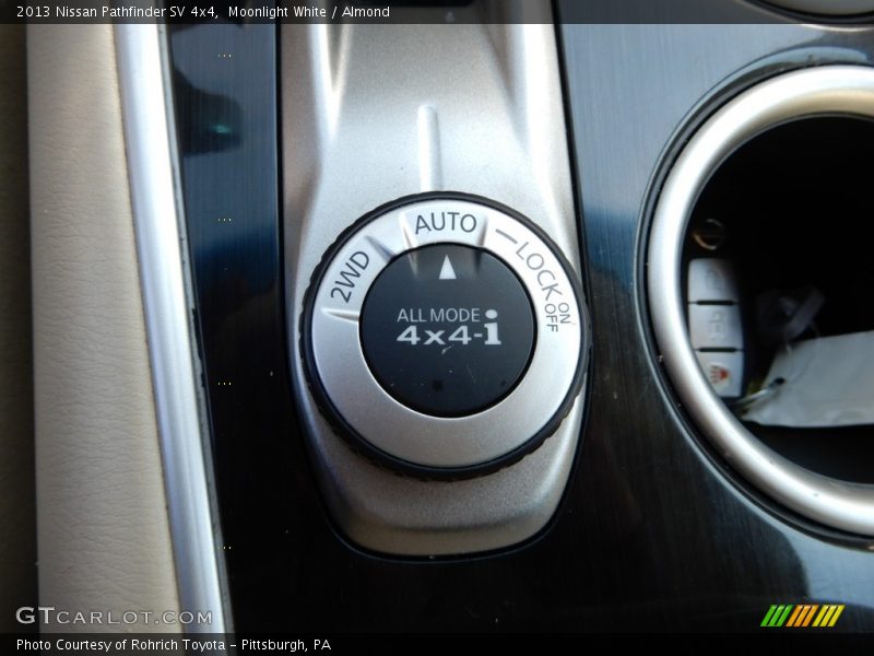 Moonlight White / Almond 2013 Nissan Pathfinder SV 4x4