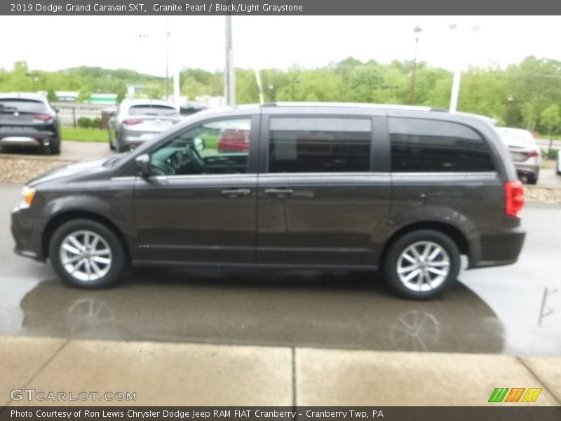 Granite Pearl / Black/Light Graystone 2019 Dodge Grand Caravan SXT