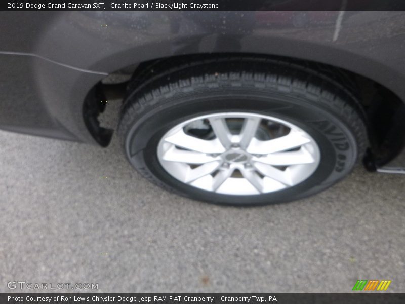 Granite Pearl / Black/Light Graystone 2019 Dodge Grand Caravan SXT